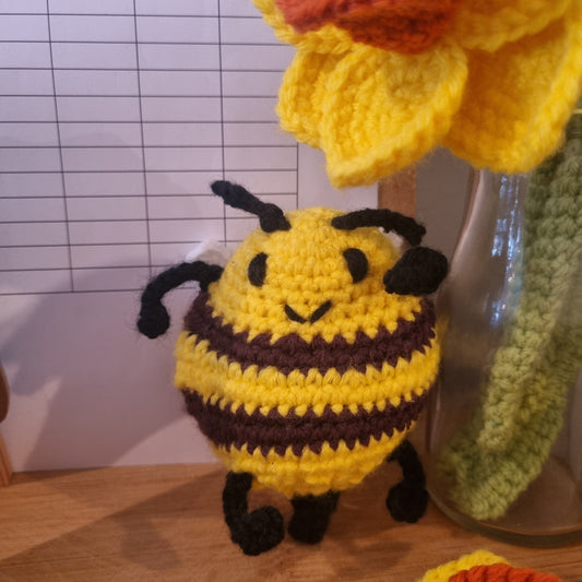 Crochet Daffodils & Bees